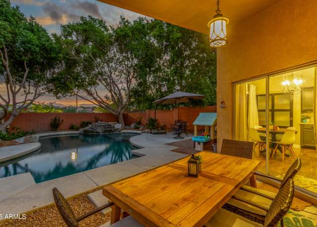 Property at 15208 S 14th Pl, Phoenix, AZ 85048, 3 beds, 2.5 baths