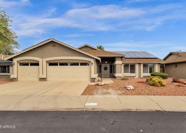 Property at 4344 W Soft Wind Dr, Glendale, AZ 85310, 2 beds, 3 baths