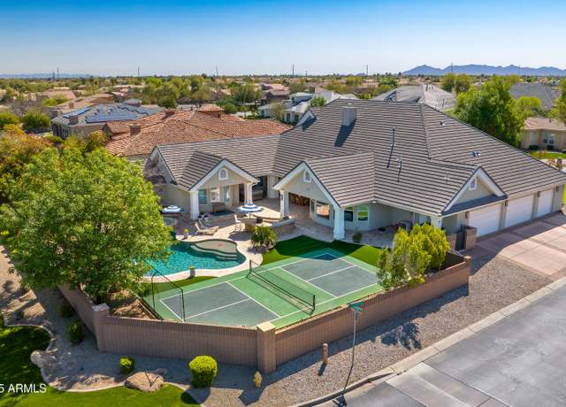 Property at 3120 E Waterman Ct, Gilbert, AZ 85297, 5 beds, 3.5 baths