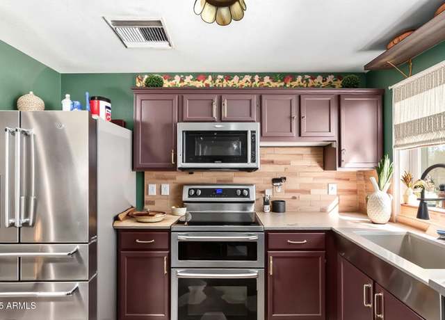 Property at 5221 W Columbine Dr, Glendale, AZ 85304, 3 beds, 2 baths