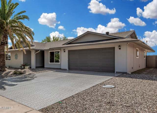 Property at 9835 W Wrangler Dr, Sun City, AZ 85373, 2 beds, 2 baths