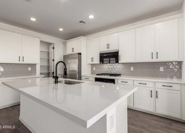 Property at 4034 W Nora Dr, San Tan Valley, AZ 85144, 4 beds, 3 baths