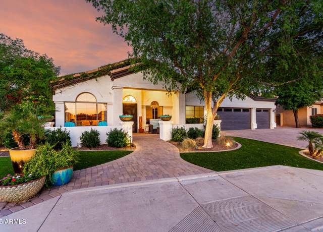 Property at 2139 S Granite St, Gilbert, AZ 85295, 5 beds, 2.5 baths