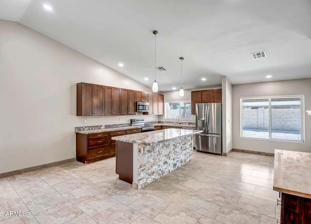 Property at 11231 N 77th Dr, Peoria, AZ 85345, 3 beds, 2 baths