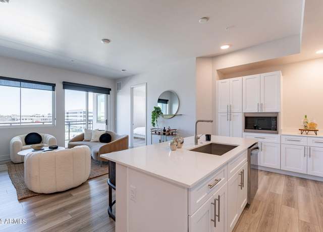 Property at 3131 N Central Ave #6022, Phoenix, AZ 85012, 2 beds, 2 baths