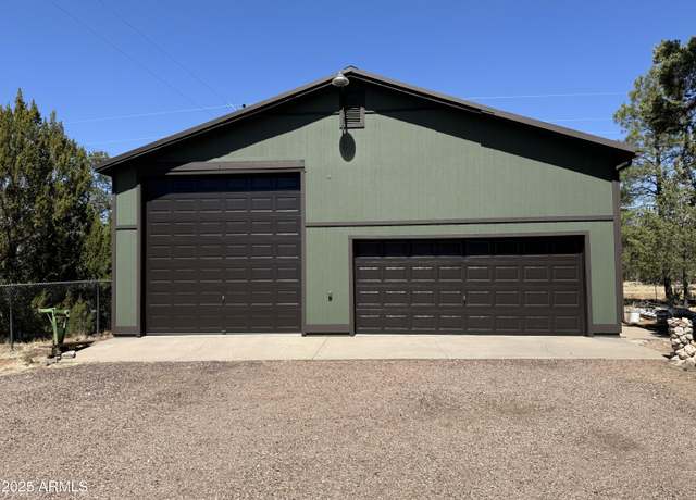 Property at 3050 Chevelon Rd, Overgaard, AZ 85933, 3 beds, 2 baths