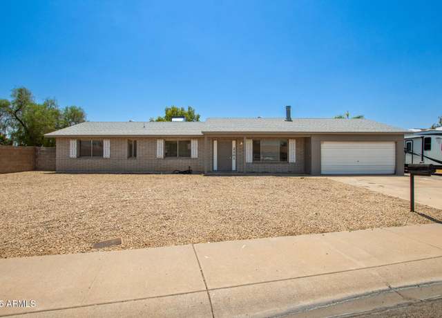 Property at 2201 W Topeka Dr, Phoenix, AZ 85027, 4 beds, 1.75 baths