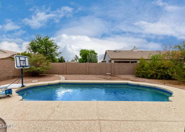 Property at 1573 E Bowman Dr, Casa Grande, AZ 85122, 5 beds, 2.5 baths