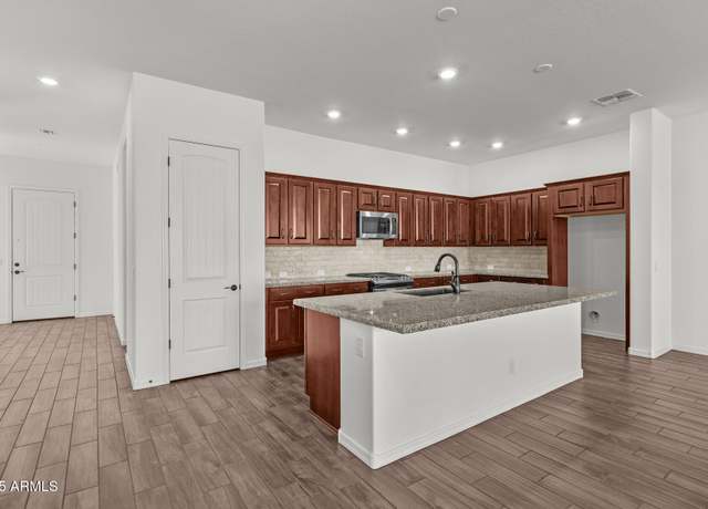 Property at 12308 W Parkway Ln, Avondale, AZ 85323, 3 beds, 2.5 baths