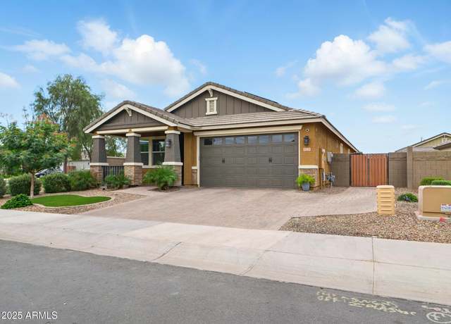 Property at 15229 W Moreland St, Goodyear, AZ 85338, 4 beds, 3 baths