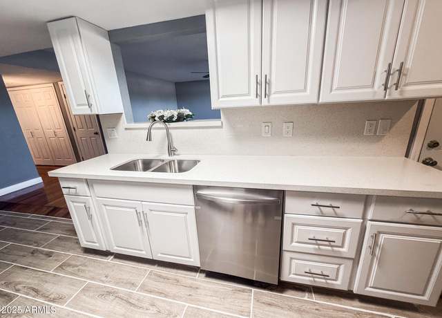 Property at 7903 N 61st Ave, Glendale, AZ 85301, 3 beds, 2 baths