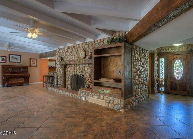 Property at 294 S Jefferson St, Wickenburg, AZ 85390, 4 beds, 3 baths