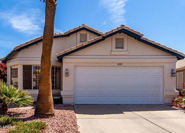 Property at 1279 N Blackstone Dr, Chandler, AZ 85224, 3 beds, 2 baths