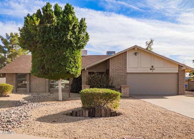 Property at 4409 E Gelding Dr, Phoenix, AZ 85032, 3 beds, 2 baths