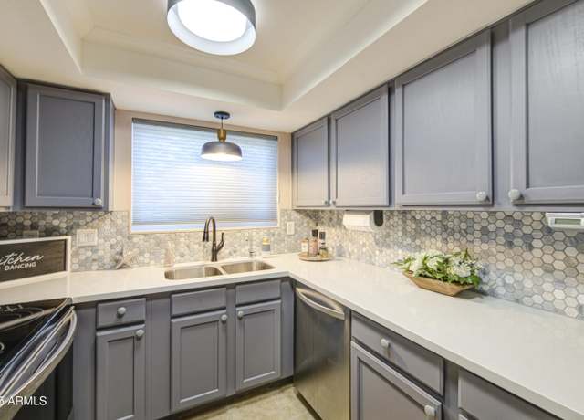 Property at 2315 W Union Hills Dr #112, Phoenix, AZ 85027, 2 beds, 2.5 baths