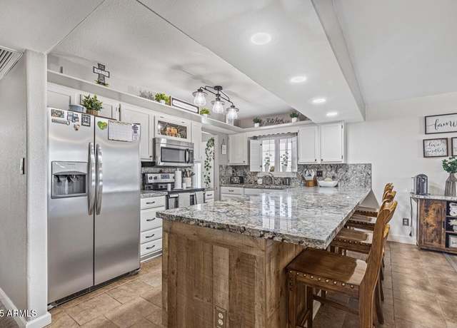 Property at 4822 N 63rd Ln, Phoenix, AZ 85033, 4 beds, 2 baths
