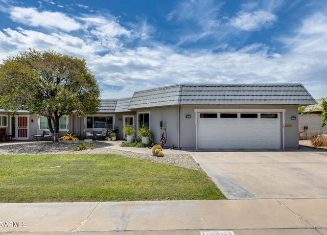 Property at 10461 W Campana Dr, Sun City, AZ 85351, 2 beds, 2 baths