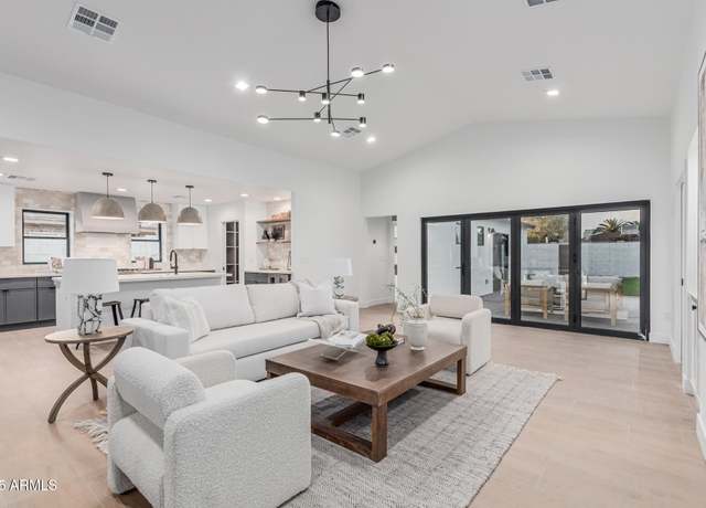 Property at 2546 E Roma Ave, Phoenix, AZ 85016, 5 beds, 3.5 baths
