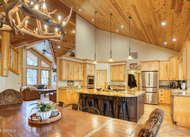 Property at 702 Flag Hollow Rd, Pinetop-lakeside, AZ 85929, 4 beds, 3.5 baths