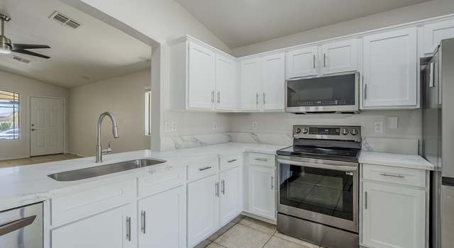 Photo of 17953 N Lettere Cir, Maricopa, AZ 85138