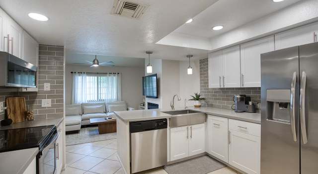 Photo of 2020 W Union Hills Dr #110, Phoenix, AZ 85027