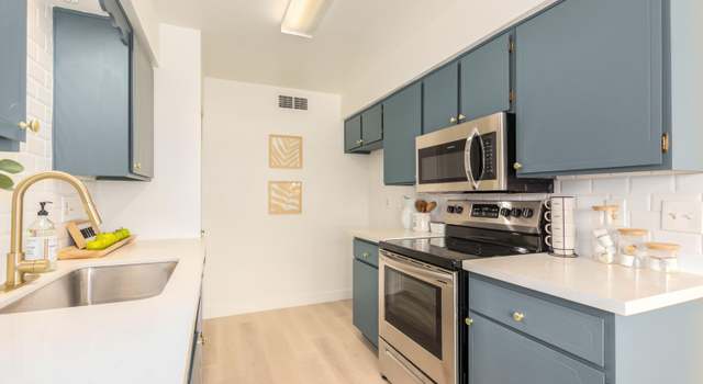 Photo of 10218 N 97th Dr Unit B, Peoria, AZ 85345