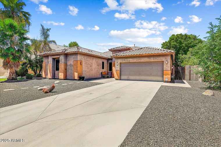 Photo of 776 W Carob Way Chandler, AZ 85248