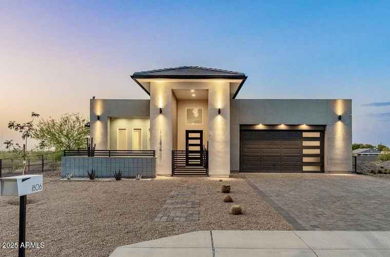 Photo of 1806 W Mcneil St Phoenix, AZ 85041
