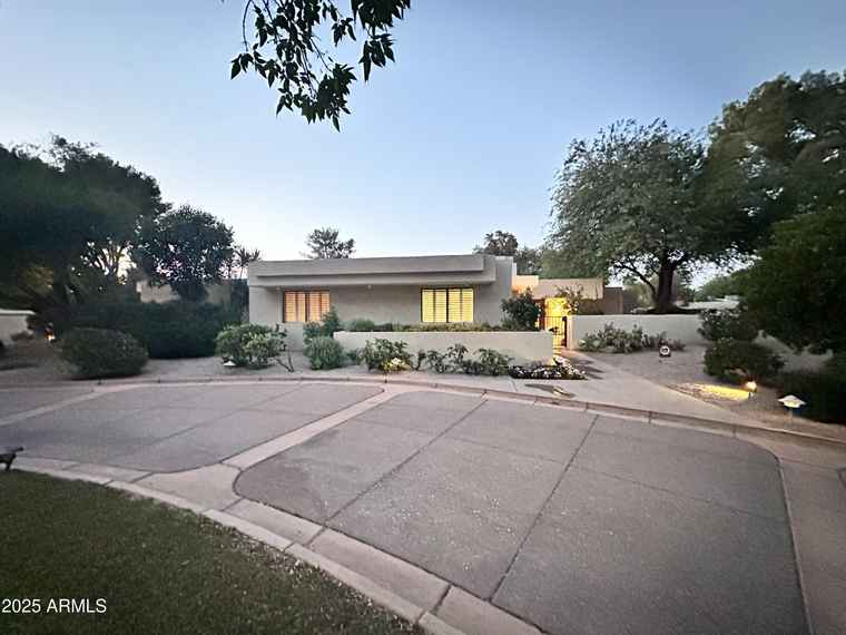 Photo of 4856 E Cheryl Dr Paradise Valley, AZ 85253