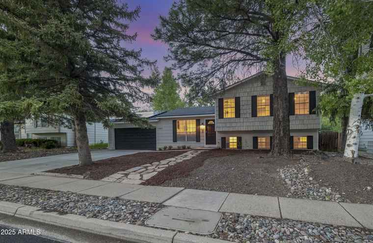 Photo of 1540 N Foxglenn St Flagstaff, AZ 86004