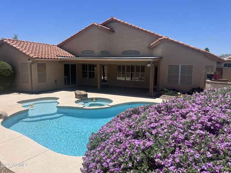 Photo of 7910 W Adobe Dr Glendale, AZ 85308