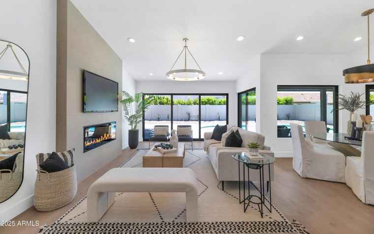 Photo of 9450 N 83rd Pl Scottsdale, AZ 85258