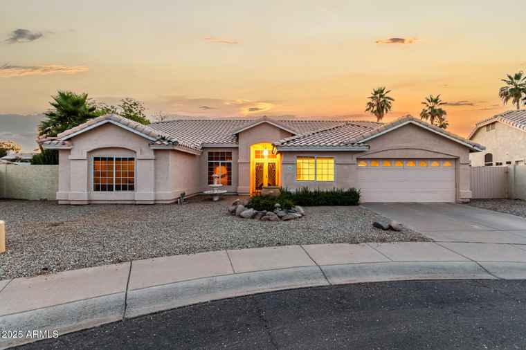 Photo of 462 N Bedford Ct Chandler, AZ 85225