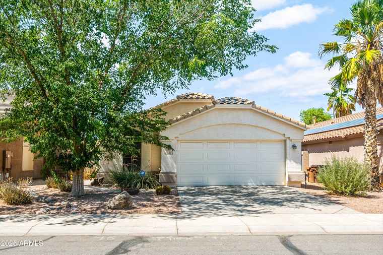 Photo of 742 E Lovegrass Dr San Tan Valley, AZ 85143