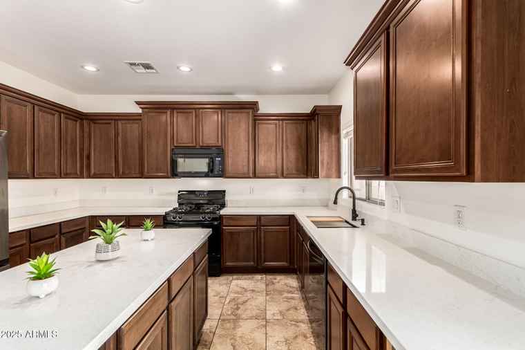 Photo of 283 W Tahiti Dr Casa Grande, AZ 85122