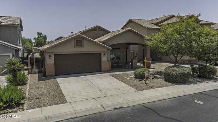Photo of 43941 W Griffis Dr Maricopa, AZ 85138