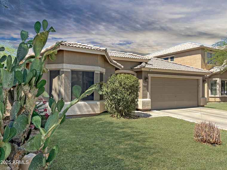 Photo of 45726 W Long Way Maricopa, AZ 85139