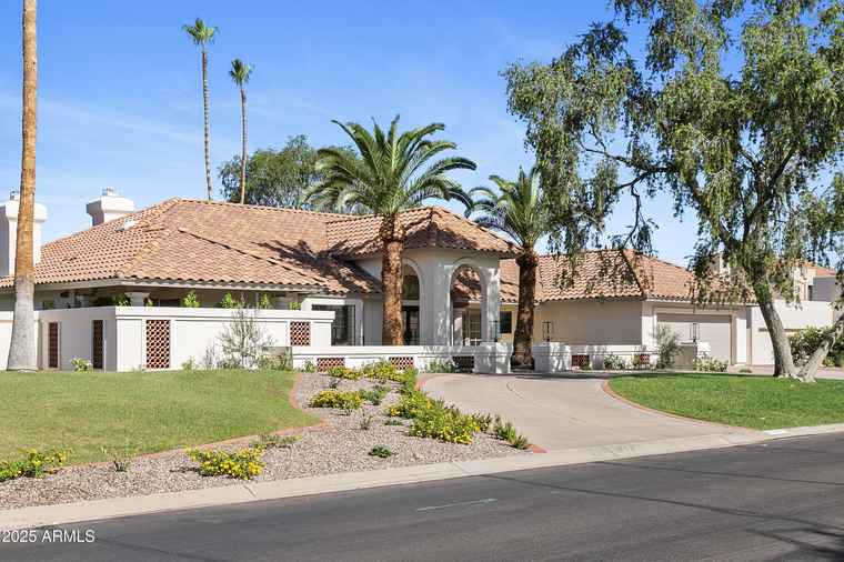 Photo of 10300 N 48th Pl Paradise Valley, AZ 85253