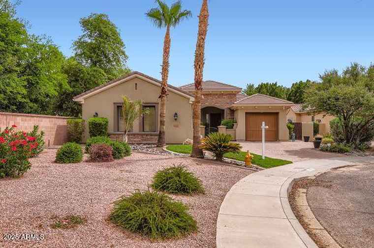 Photo of 4303 S Oregon Ct Chandler, AZ 85248