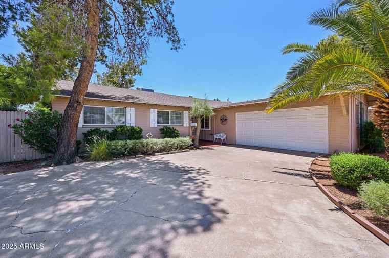 Photo of 8637 E Solano Dr Scottsdale, AZ 85250
