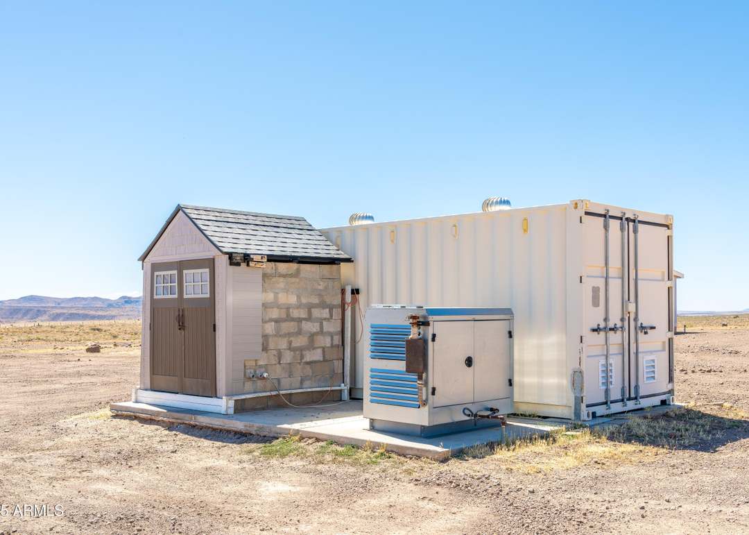 19965 E Stargazer Dr, Wikieup, AZ 85360
