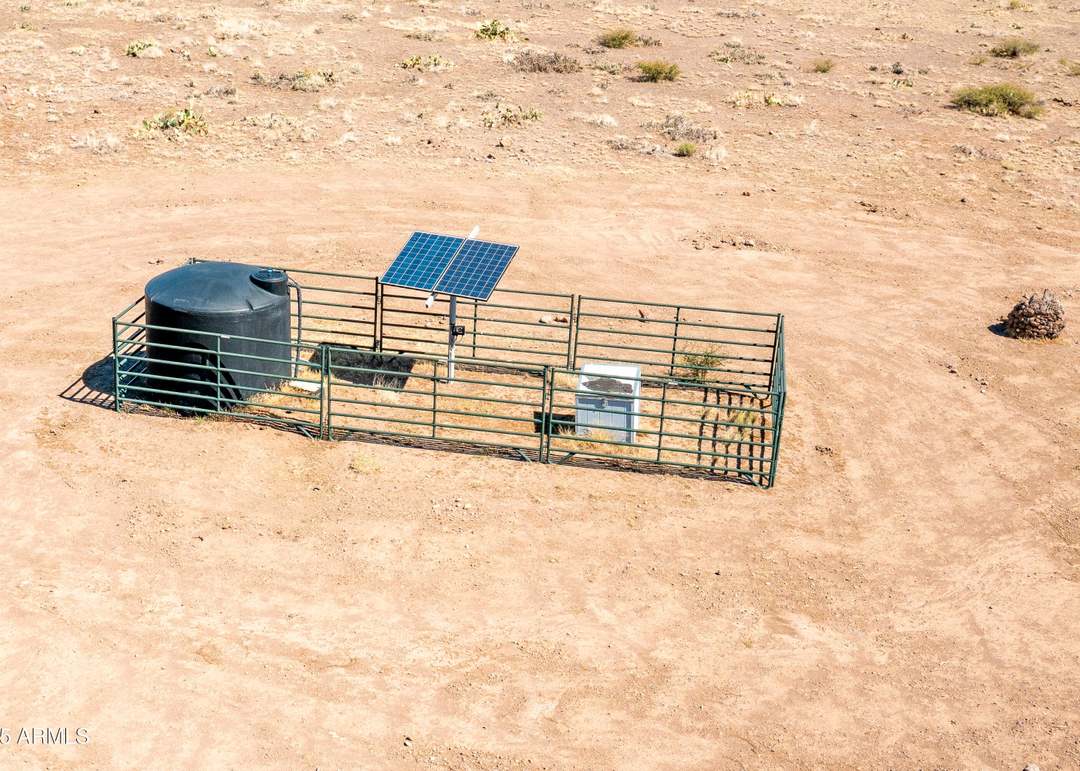 19965 E Stargazer Dr, Wikieup, AZ 85360