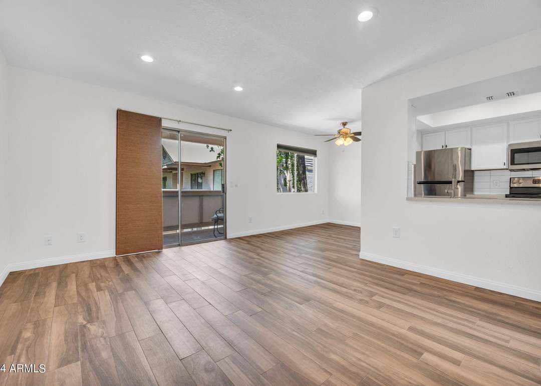 616 S Hardy Dr #216, Tempe, AZ 85281