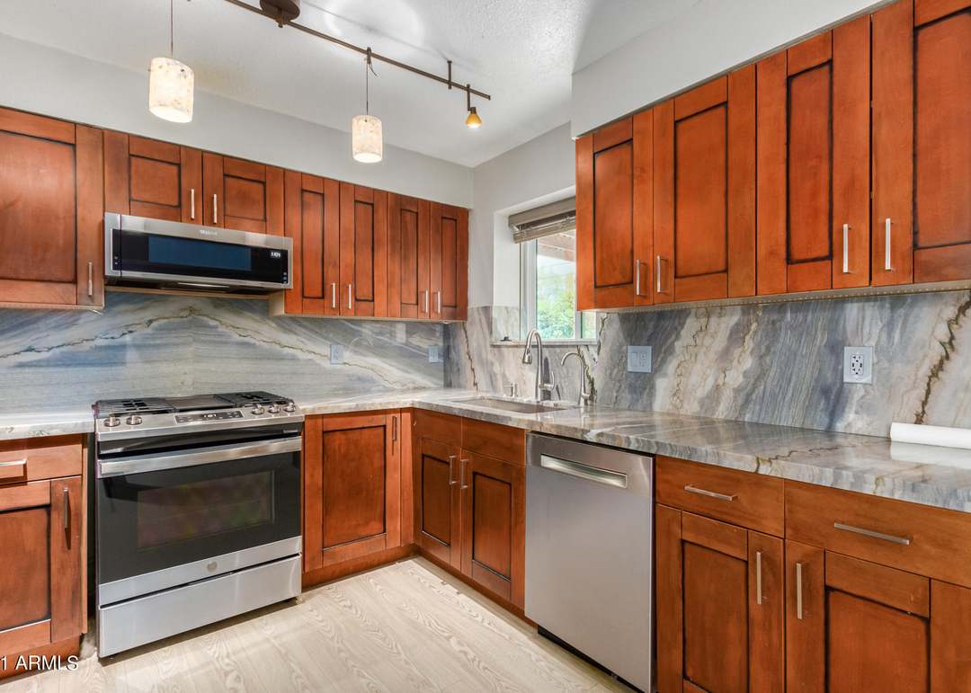 535 E Papago Dr, Tempe, AZ 85288