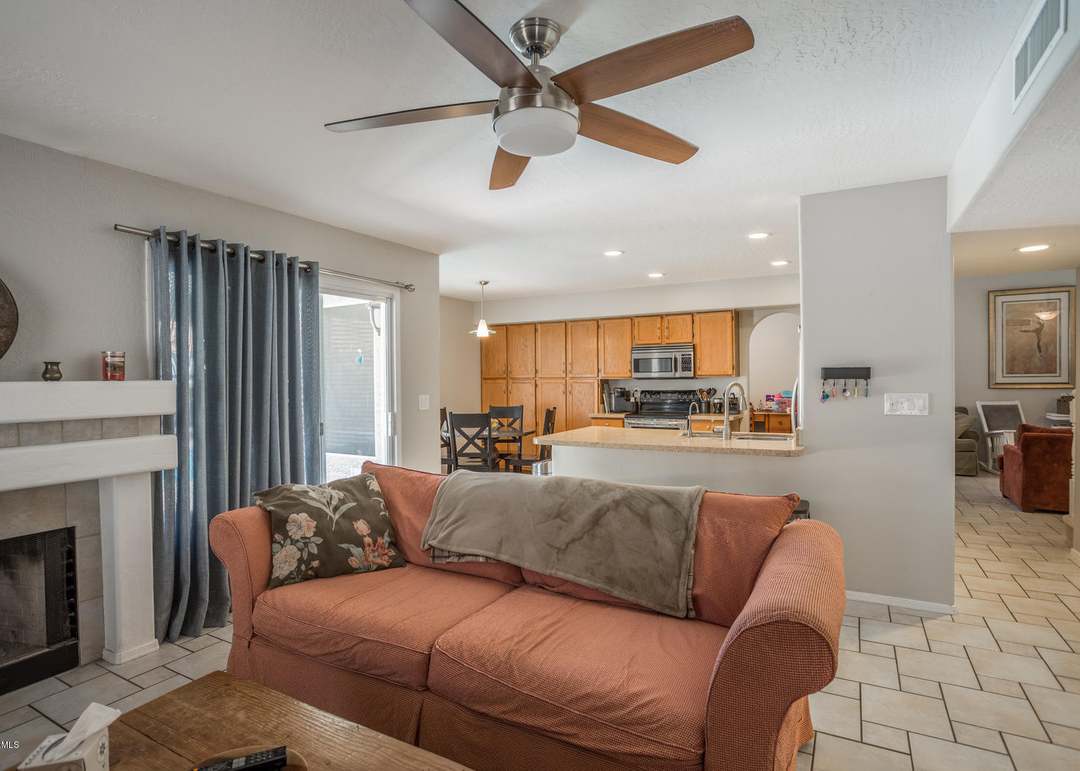 4218 E Muirwood Dr, Phoenix, AZ 85048