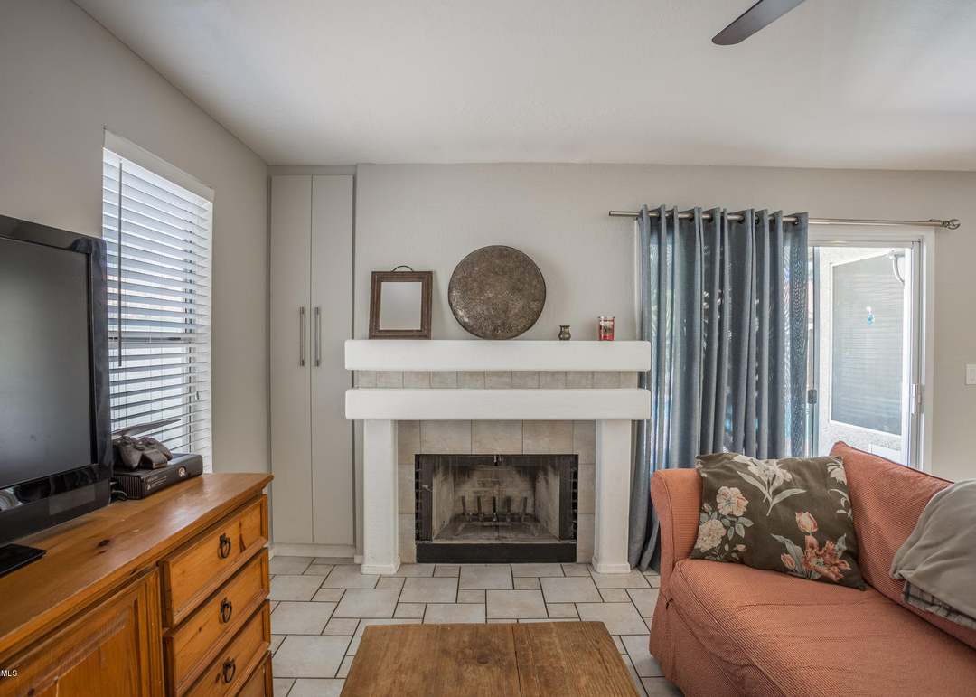 4218 E Muirwood Dr, Phoenix, AZ 85048