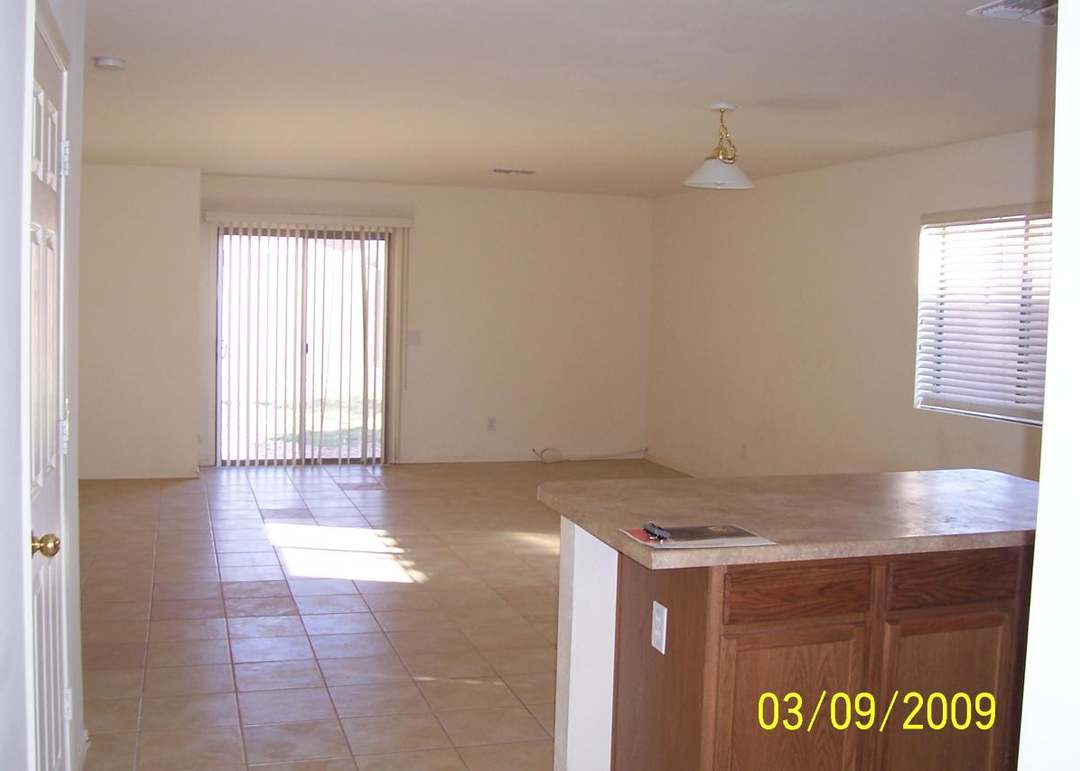 518 E Settlers Trl