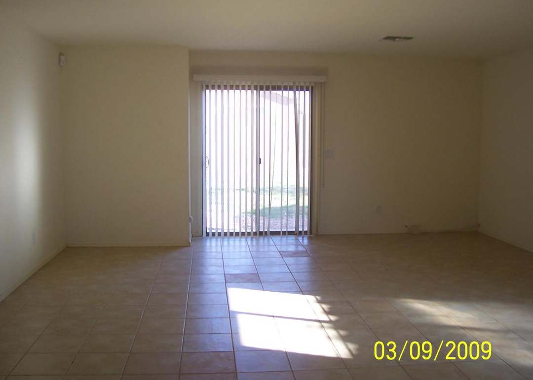 518 E Settlers Trl