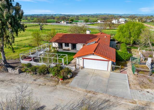 Property at 7595 Feenstra Rd, Paso Robles, CA 93446, 3 beds, 3 baths