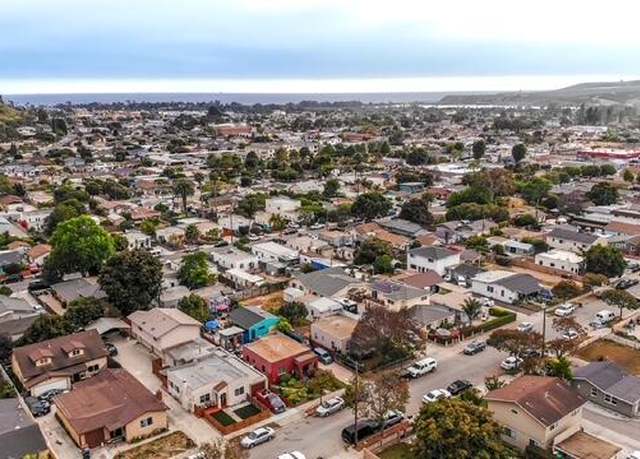 Property at 226 El Medio St, Ventura, CA 93001, 2 beds, 1 bath
